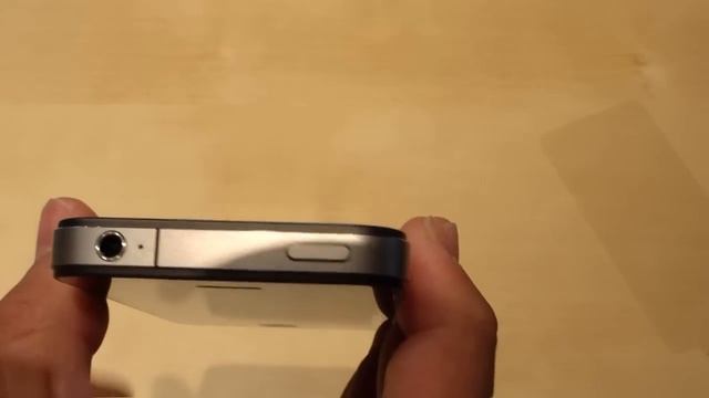 Apple iPhone 4 Unboxing & Hands On - English смотреть онлайн