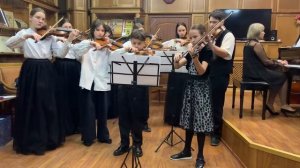 Д.Шостакович. Вальс  из джазовой сюиты №2 (Русский вальс)
 исп. Ансамбль «Консонанс»
(Женя)