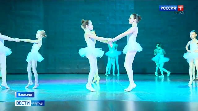 Уже через несколько дней Дворец культуры города Барнаула отметит свой 45-й день рождения смотреть онлайн