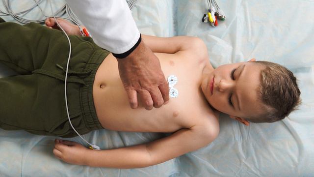 Быстрое наложение ЭКГ электродов ребенку согласно методическим рекомендациям 2023 года смотреть онлайн