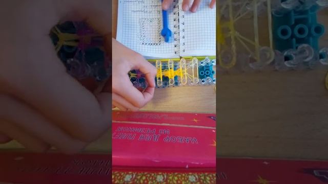 Фреска Айфон из резинок. смотреть онлайн