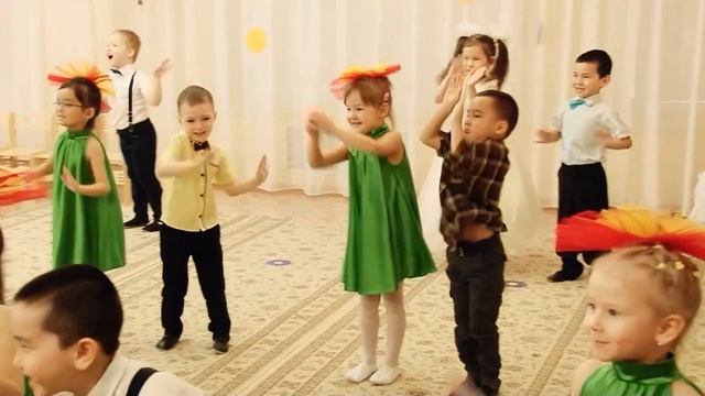 Утренник к 8 марта 2023 г. Я/с 10 8 группа "Созвездие" смотреть онлайн