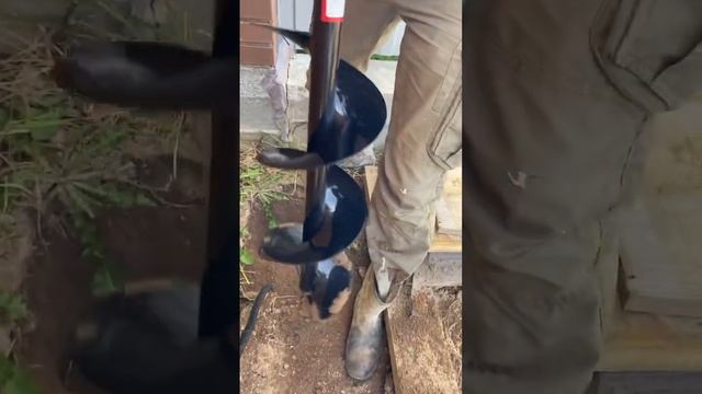 Как самостоятельно, с помощью мотобура, сделать отверстия под сваи. #дача #свойдом смотреть онлайн