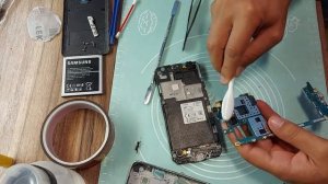 Как заменить дисплей на телефоне Samsung Galaxy J2 Prime (SM-G532F/DS)