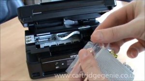 Epson Stylus SX435W: How to set up and install ink cartridges