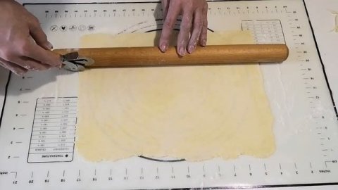 Торт_МОНАСТЫРСКАЯ_ИЗБА.__Домашний,_популярный_торт..mp4