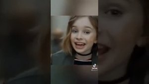 девочка очень красиво поет🤩