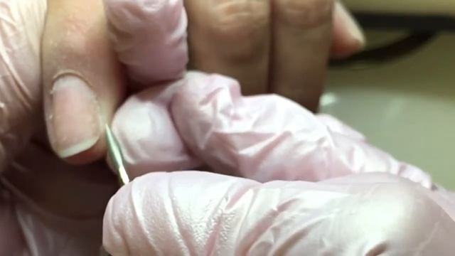Аппаратный маникюр/Ремонт трещины акригелем/Простой дизайн смотреть онлайн