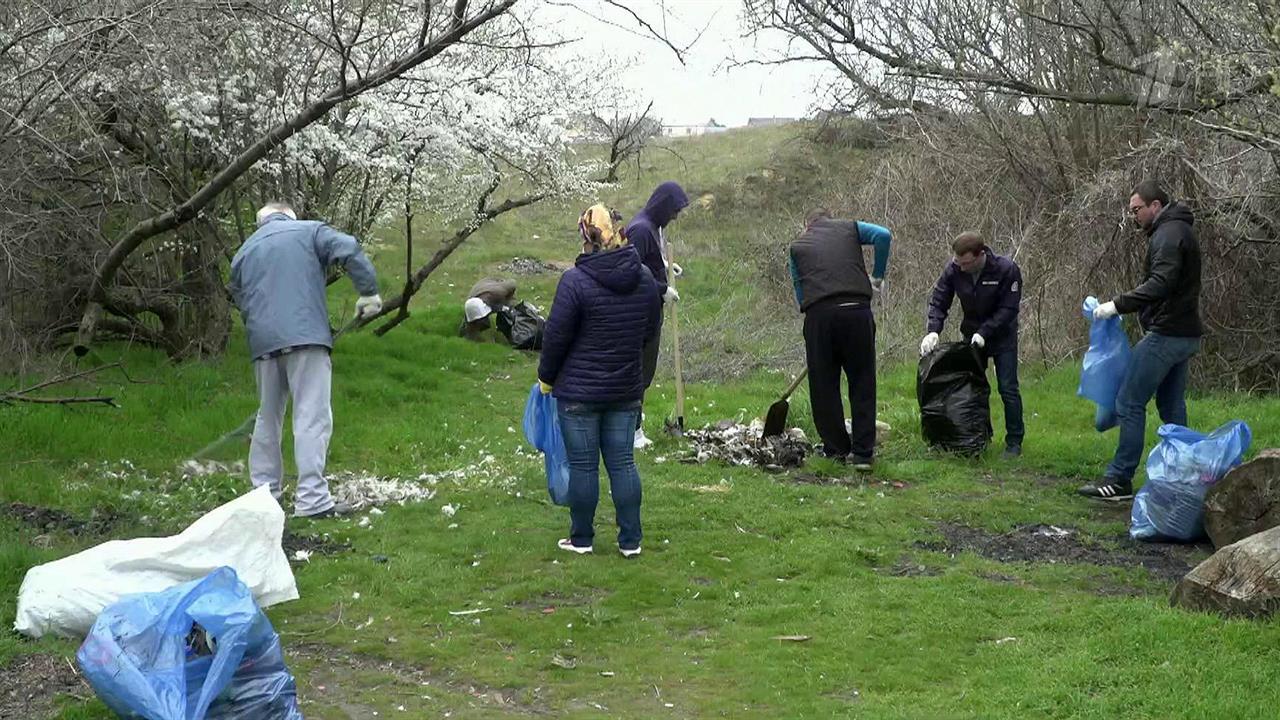В районе возведения моста через Керченский пролив провели большой субботник