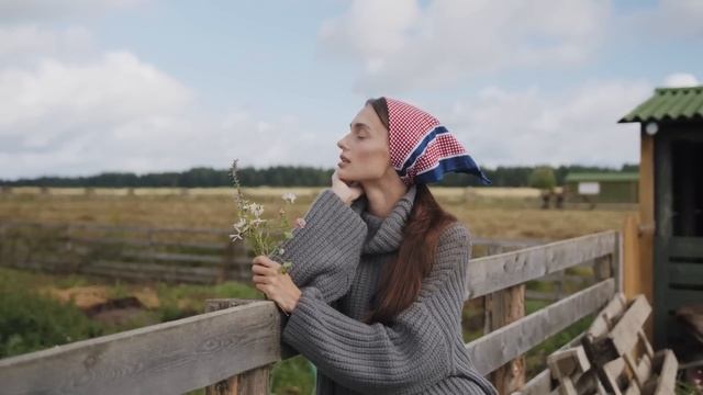 Когда на отца пришла похоронка, мачеха выгнала близняшек на трескучий мороз. Утром в дверь постучал смотреть онлайн