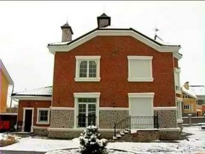 Лепнина из полиуретана на фасаде здания