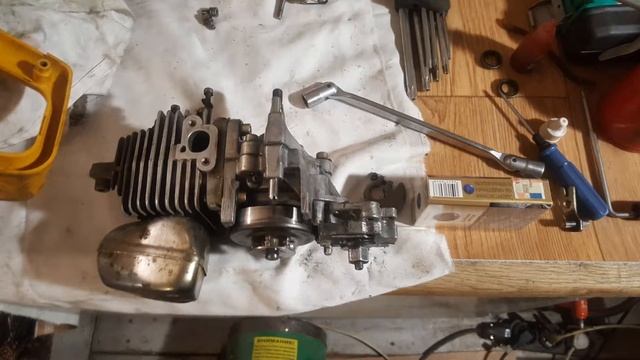 Очень интересная итальянская бензопила Alpina euro 40 смотреть онлайн