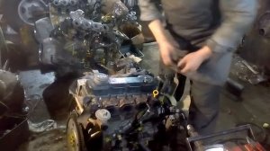 Снятие клапанной крышки QD32