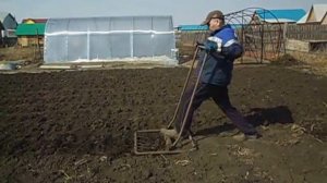 лопата -вилы,они же - чудо ; ))) чудо лопата