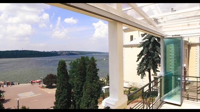 Остекление террасы, ресторана, навеса из антивандального монолитного поликарбоната BauGlas. смотреть онлайн