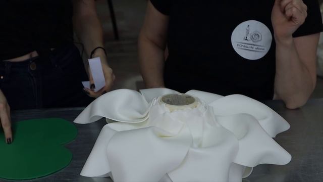 СВЕТИЛЬНИК С БАТАРЕЙКАМИ! Лотос из изолона своими руками! смотреть онлайн