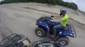 Suzuki Kingquad 400 VS. Yamaha Kodiak 450 RACE !!!