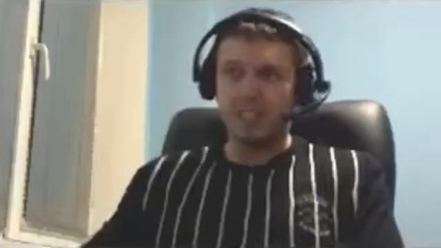 ТОТ САМЫЙ МОМЕНТ С НАУШНИКАМИ смотреть онлайн