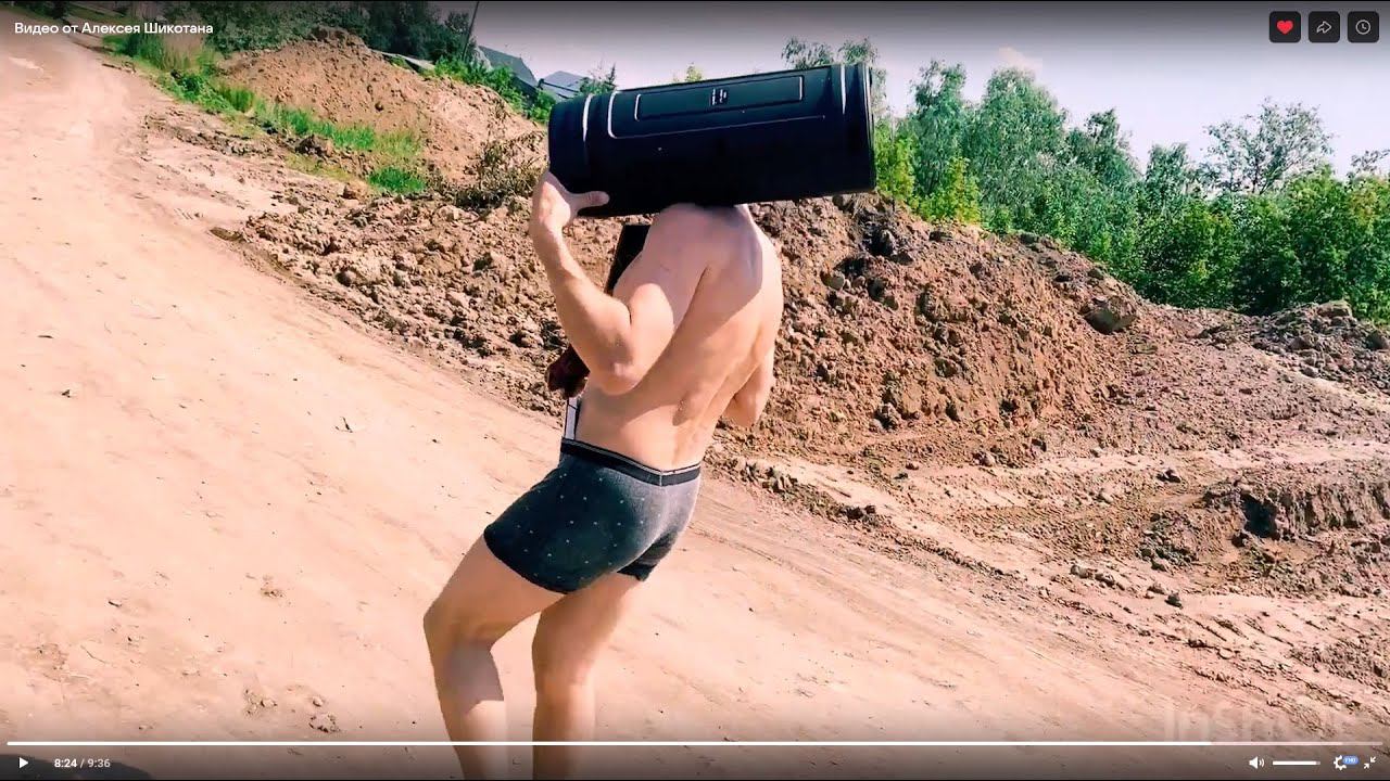 Мужик с мафоном идет под сектор Газа :) смотреть онлайн