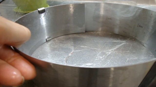 Торт Сникерс. Без выпечки! Очень вкусно! смотреть онлайн