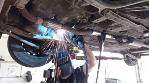 Матиз удаление катализатор и замена гофра. Matiz gofrasini almashtirish va katalizatorni o'rniga...