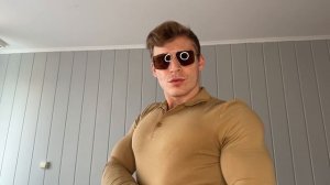 TIGHT BUTTON SHIRT FLEXING AND MUSCLE WORSHIP