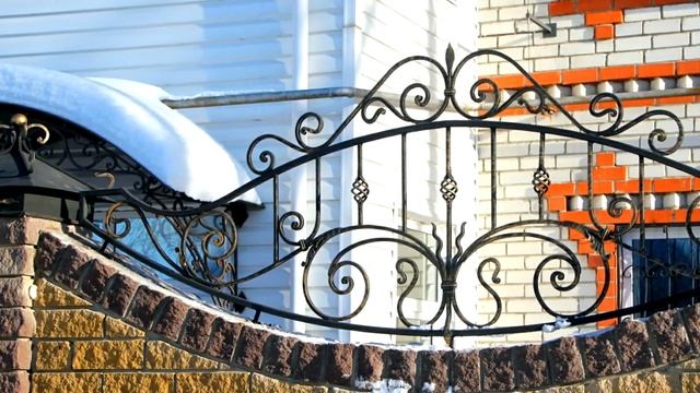 Кованый верх для забора из кирпича дизайн украшение кирпичного забора ковкой в Днепропетровске смотреть онлайн