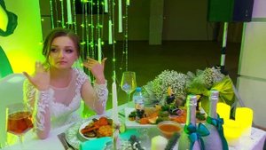 Нежный танец жениха с своей мамой! Невеста плачет!