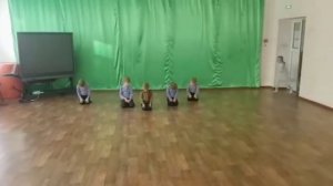Танец ср гр ко Дню Победы
