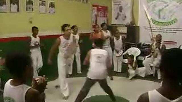 capoeira jalará ( israel).AVI смотреть онлайн