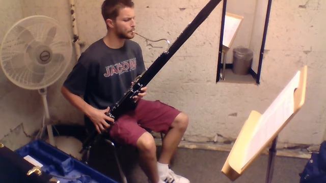 Two Octave F Scale bassoon demo смотреть онлайн