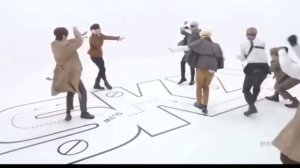 Танец Black Door с закрытыми глазами ?(видео не моё)