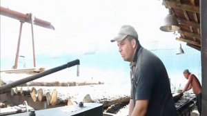 Дисковая пилорама (круглопильный станок) ЦДС-1100 в работе