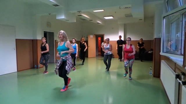 Zumba Kinga Organista - Enrique Iglesias " El Perdedor" bachata смотреть онлайн