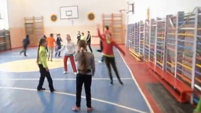 #подвижныеигры      ??♂️?♀️"Салки с заданием". Подвижные игры с элементами бега, прыжков, метания