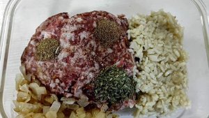 Долма из маринованных листьев