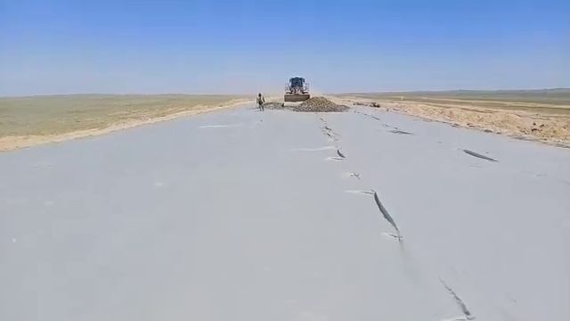 Устройство геотекстиля и основания из ЩПС С-4 (1 слой). ПК 401+00-403+00. Лот-3. Дата 30.04.2020 г. смотреть онлайн