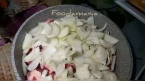 Говядина с луком и маслом. Простой способ потушить мясо
