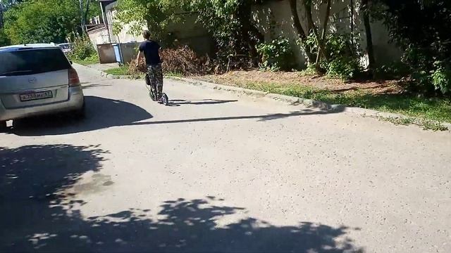 очередная успешная переделка самоката в электро, без нагрузки скорость 42.8 км/ч смотреть онлайн