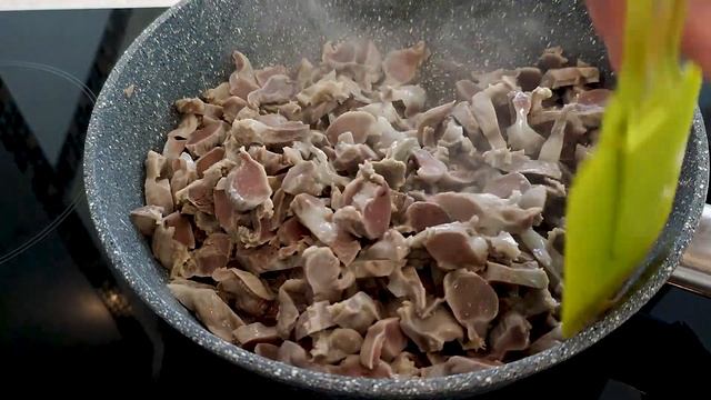 САЛАТ С КУРИНЫМИ ЖЕЛУДОЧКАМИ ? 90% людей не могут определить из какого мяса он приготовлен