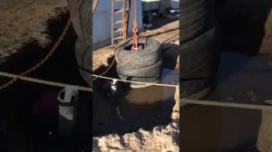 Дренажный колодец из больших покрышек