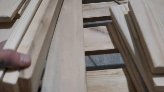 Красивое изголовье, из поддонов, для двухспальной кровати своими руками.