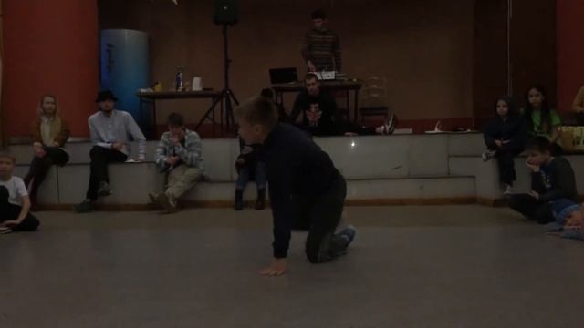 Межрегиональный чемпионат по брейк-дансу "Battle школ" смотреть онлайн