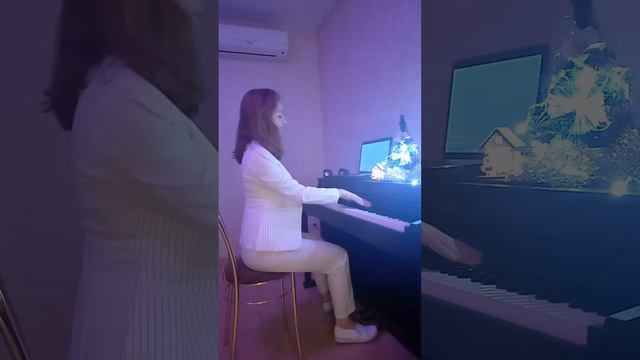 А. Зацепин "Звенит январская вьюга" в моём исполнении на фортепиано смотреть онлайн