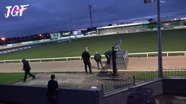 Greyhound racing - Fast running animals смотреть онлайн