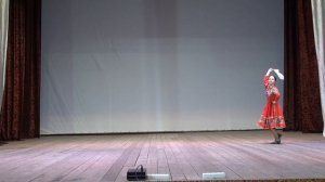 Виктория Шишаева( сольный танец) "Я на печке молотила" Змеиногрская детская школа искусств