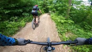 Покатушка на велосипеде в горах.