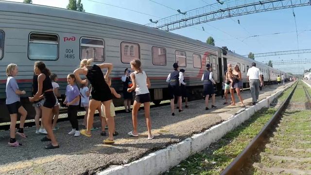 Шоу проводниц поезда Питер-Анапа
