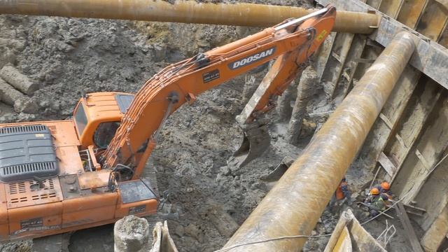 Аэросъемка строительной площадки в Санкт-Петербурге на проспекте Космонавтов смотреть онлайн