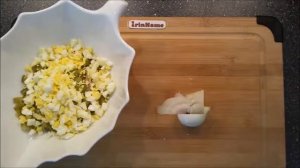 САЛАТ С ТУНЦОМ И МАРИНОВАННЫМИ ОГУРЦАМИ
